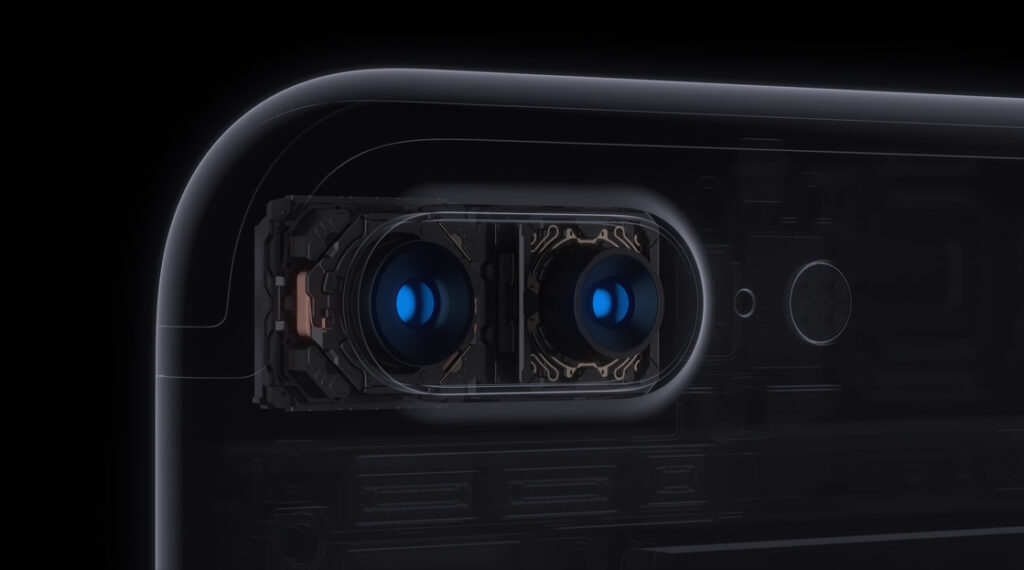 iPhone 7 Plus har to kameraer; en vidvinkel linse og en telelinse.