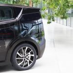 Her er bilen du kan køre til og fra arbejde kun ved hjælp af solenergi: Sion 7 Sono Motors Sion 18000 solar car 6 889x592