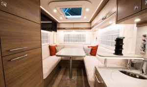 e.Home: Den første elektriske, soldrevne autocamper 4 dethleffs ehome 0009 1020x610