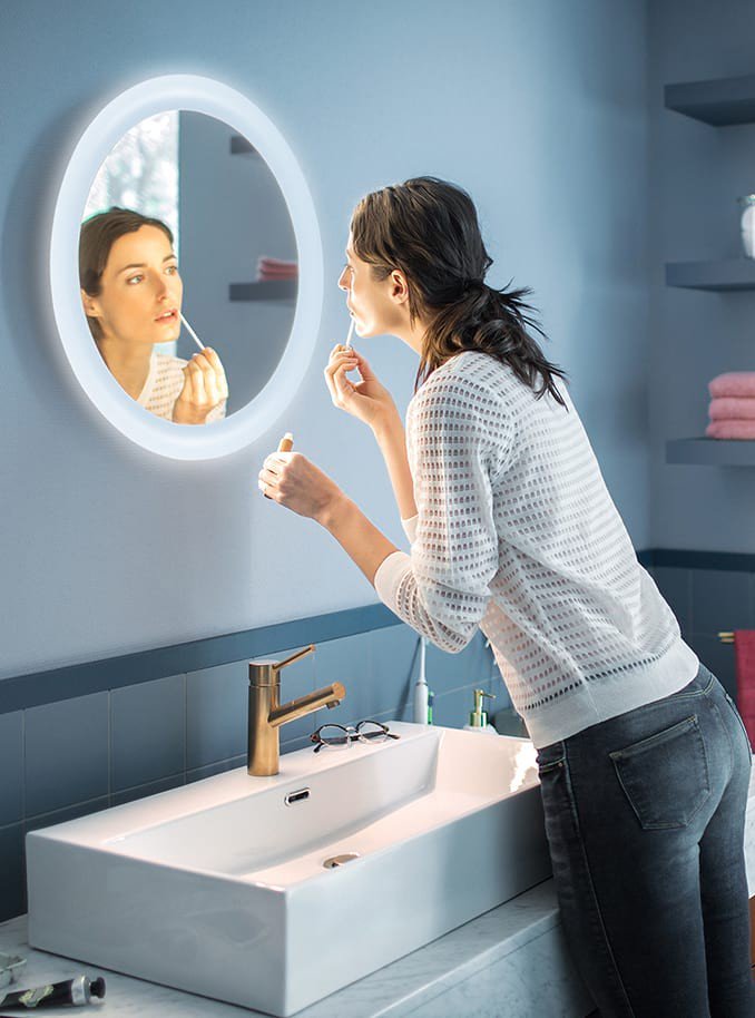 Hue Adore giver dig Hue på badeværelset 2 philips hue adore spejllampe ip44 miljoe1