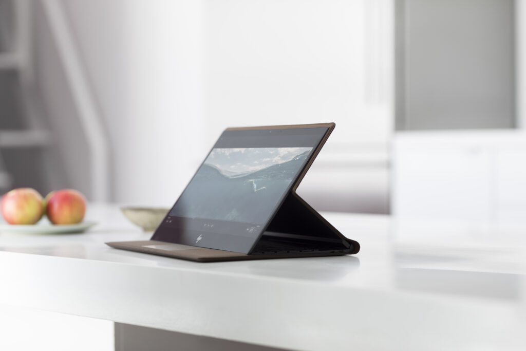 HP Spectre Folio 5 20180613 01 Kitchen Godzilla B J5A0851