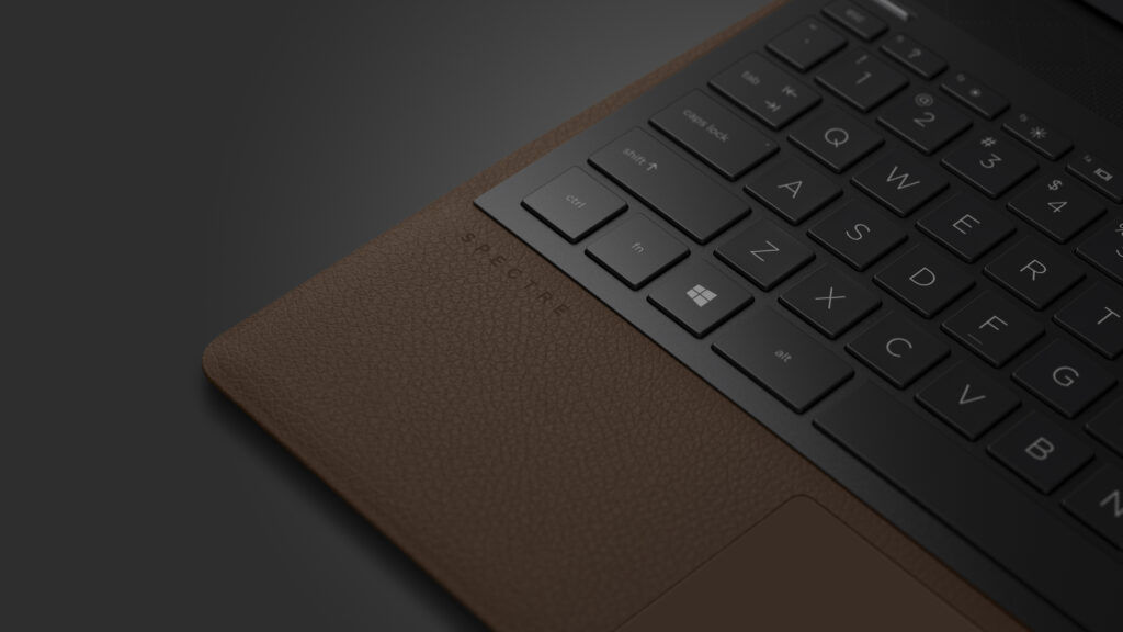 HP Spectre Folio 18 Godzilla CognacBrown T nonODD nonFPR Hero SpectreDetail