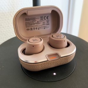 Bang & Olufsen Beoplay E8 2.0 3 2019 0214 beoplay e8 02