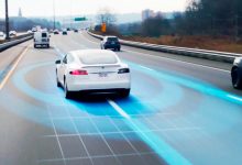 Video: Tesla Autopilot undviger uheld med lastbil på motorvej 4 Tesla Autopilot