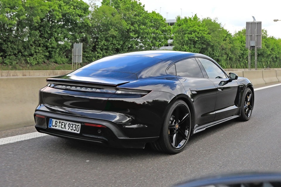 Lækkede billeder viser kabinen i elbilen Porsche Taycan 6 user31 pic335 1557147055