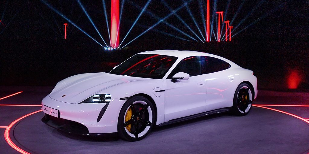 Porsche Taycan lanceret: kører 450 km på en opladning 4 Porsche Taycan