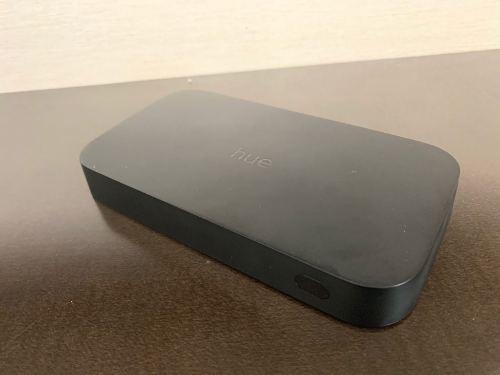Nu kan du få AmbiLight i hele stuen med Hue 4 Philips Hue Play HDMI Sync Box