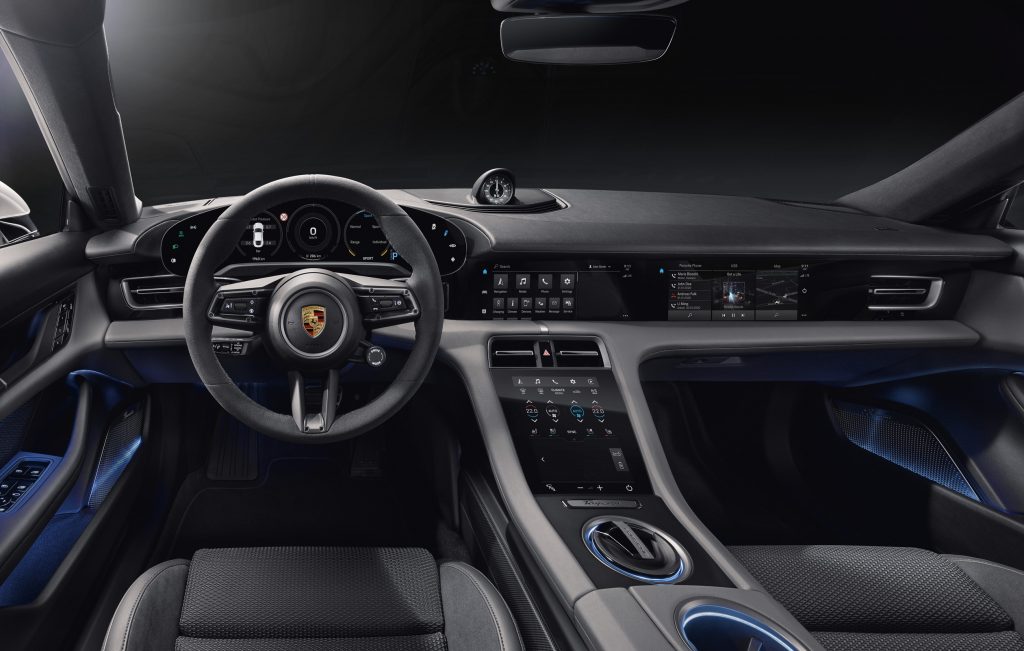 Porsche Taycan lanceret: kører 450 km på en opladning 5 P19 0572 a5 rgb