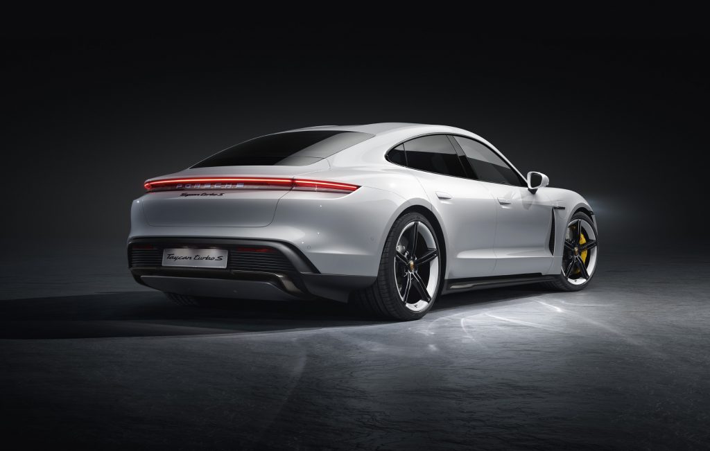 Porsche Taycan lanceret: kører 450 km på en opladning 7 P19 0577 a5 rgb