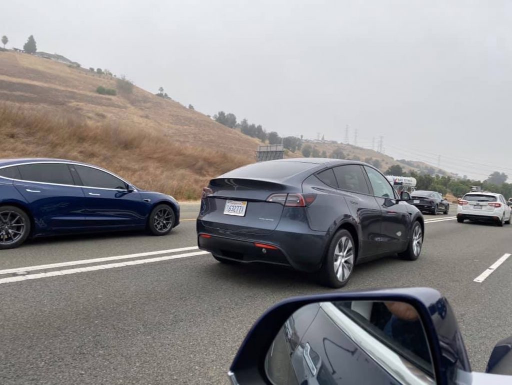 Tesla Model Y prototyper spottet på gaden 3 Tesla Model Y