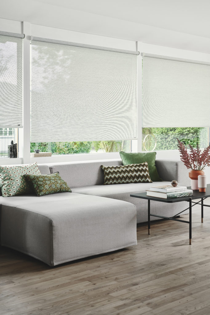 Anmeldelse: Luxaflex smarte gardiner 6 Duette stue screenvæv