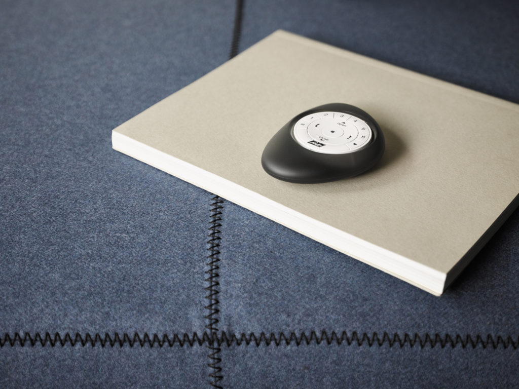 Anmeldelse: Luxaflex smarte gardiner 21 Pebble fjernbetjening 1