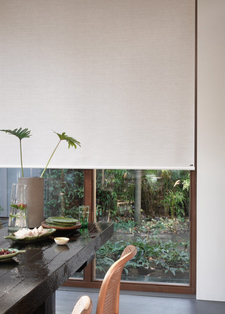 Anmeldelse: Luxaflex smarte gardiner 11 Rullegardin detalje