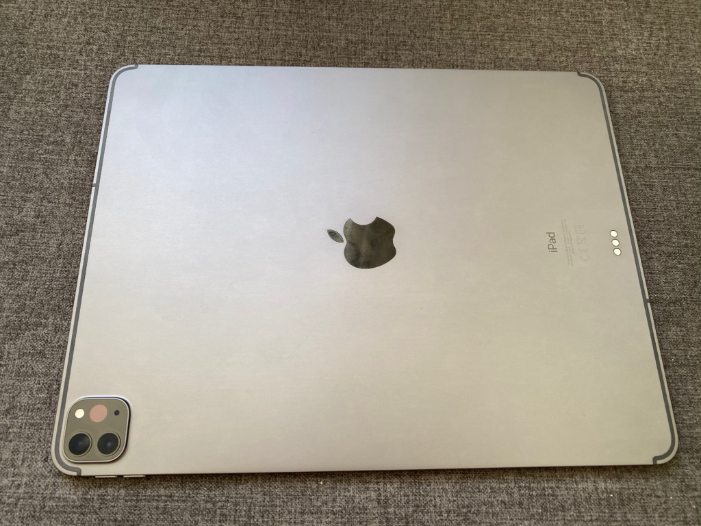 Anmeldelse: Apple iPad Pro 2020 2 iPad Bagside 1