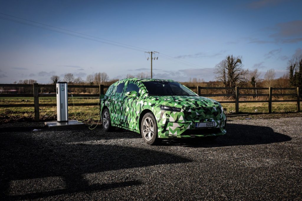 Skodas elektriske SUV Enyaq iV får trækkrog 6 SKODA ENYAQ Covered Drive 1 1920x1280 1