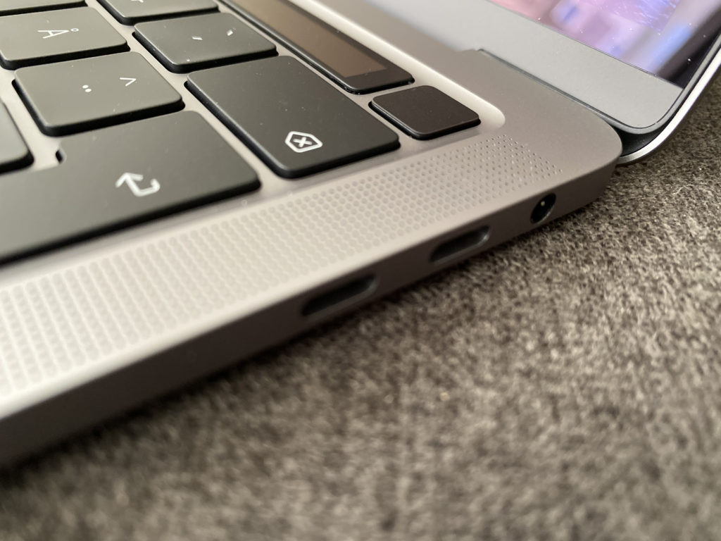 Anmeldelse: Apple MacBook Pro 13" (10. generation Intel Core) 4 USBC 2