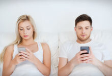 Unge danskere vil hellere undvære sex end mobilen 1 OnePlus