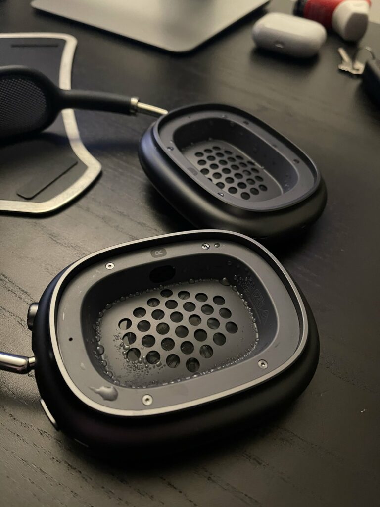 Designfejl kan give kondens i Apple AirPods Max 2 AirPods Max