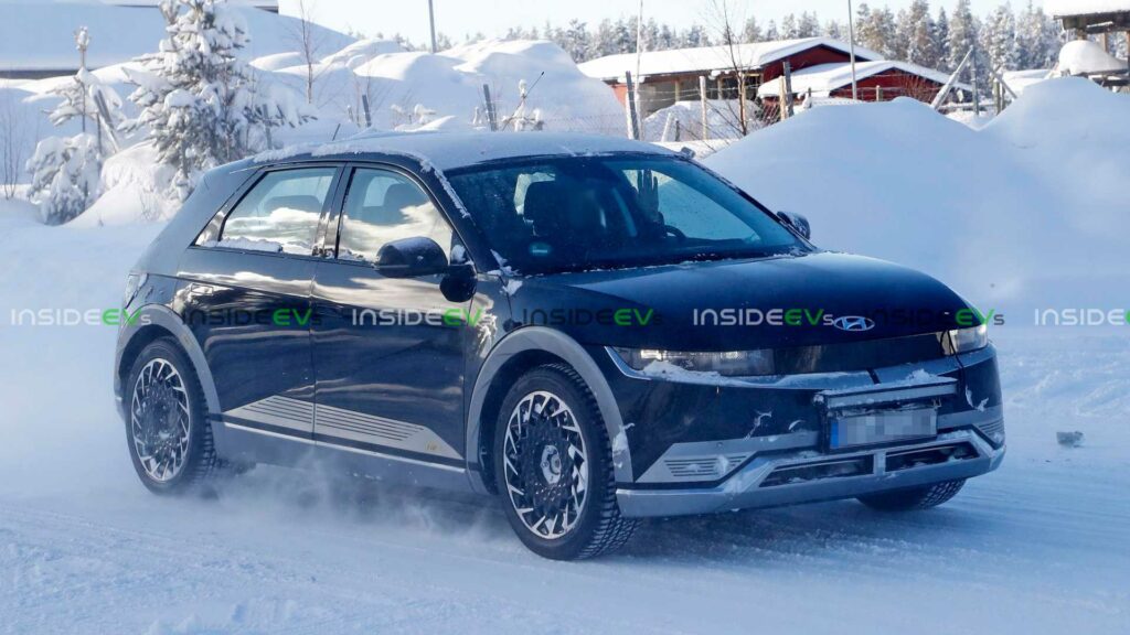 Her er de første billeder af den nye Ioniq 5 fra den virkelige verden 7 hyundai ioniq 5 spied without camouflage 3