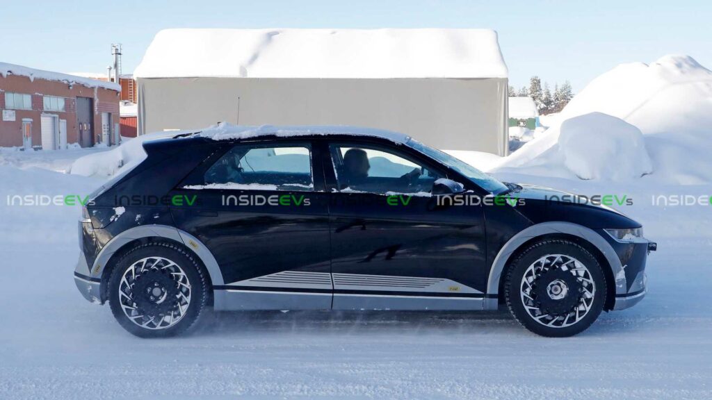 Her er de første billeder af den nye Ioniq 5 fra den virkelige verden 6 hyundai ioniq 5 spied without camouflage 4