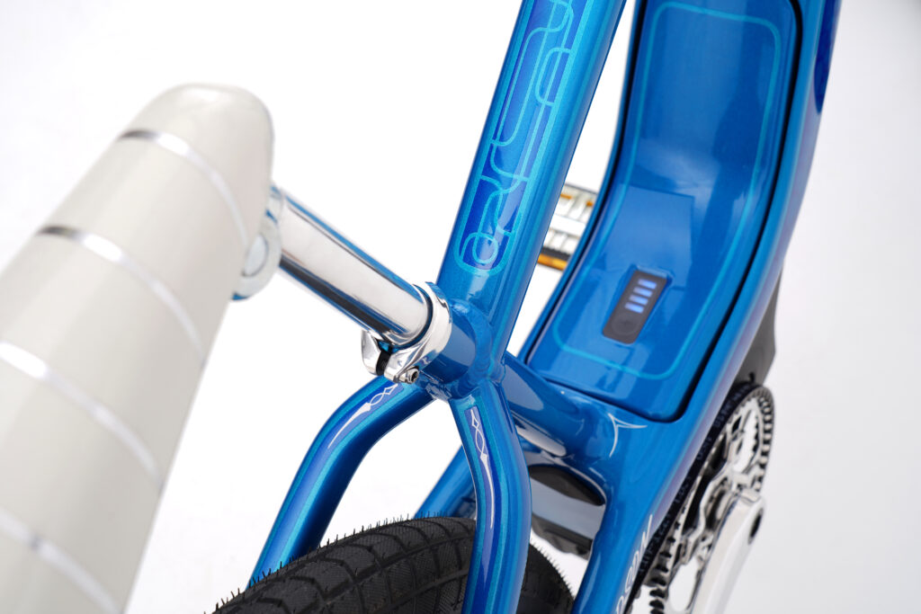 Få en elektrisk Harley-Davidson chopper med pedaler 3 MOSH CHOP Toptube Detail