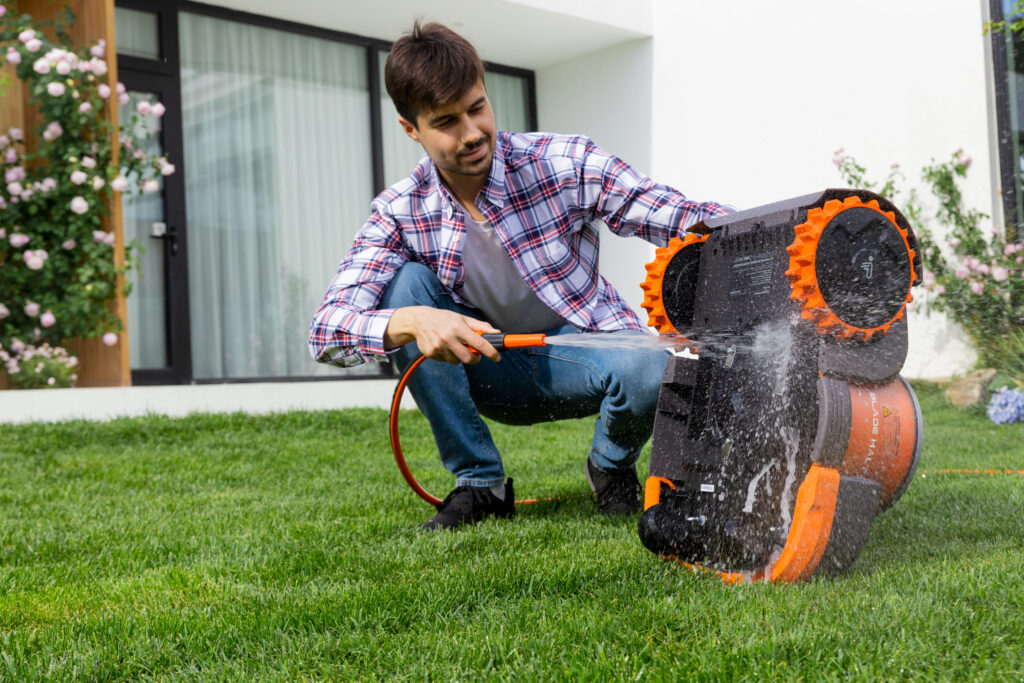 Segways kabelfrie robotplæneklipper Navimow snart til salg i Danmark 2 Navimow 5