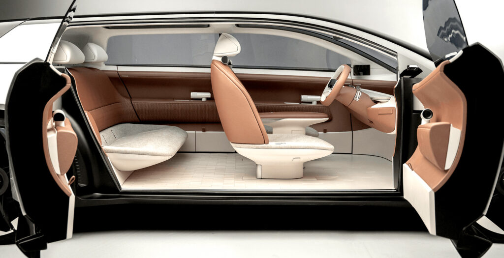 Tata Avinya kan lade 499 kilometer på 30 minutter 2 interior desk 1