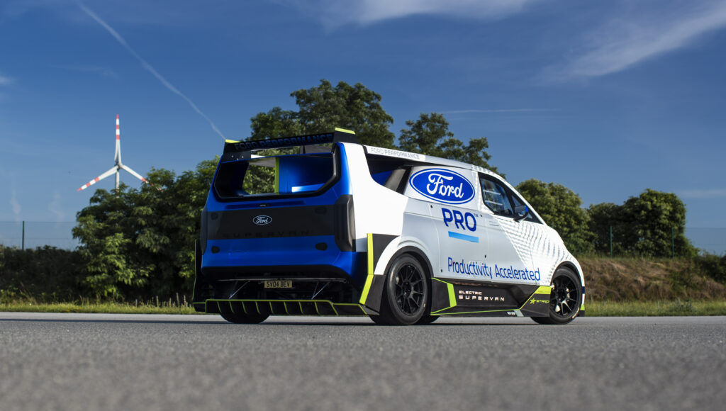 Denne Ford Transit har 2.000 elektriske hestekræfter 8 Ford Pro Electric SuperVan 2022 48