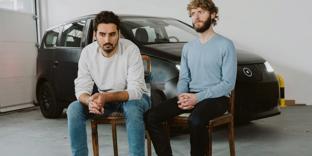 Dropper solcellebil – Sono Motors giver op 2 solcellebil