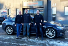 Knækker koden til reparationer af Tesla-batterier 2 Tesla-batterier