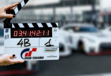 Se et smugkig på Gran Turismo-filmen 2 MV5BMWY4MmM2NzEtOTMwMS00NGIyLWE5M2EtOTk0NmJmZGIyYjljXkEyXkFqcGdeQXVyNTM0OTY1OQ@@. V1