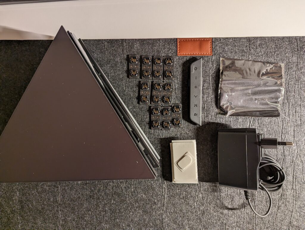 Anmeldelse: Nanoleaf Limited Edition Ultra Black Triangles Smarter Kit 3 PXL 20221122 172438996