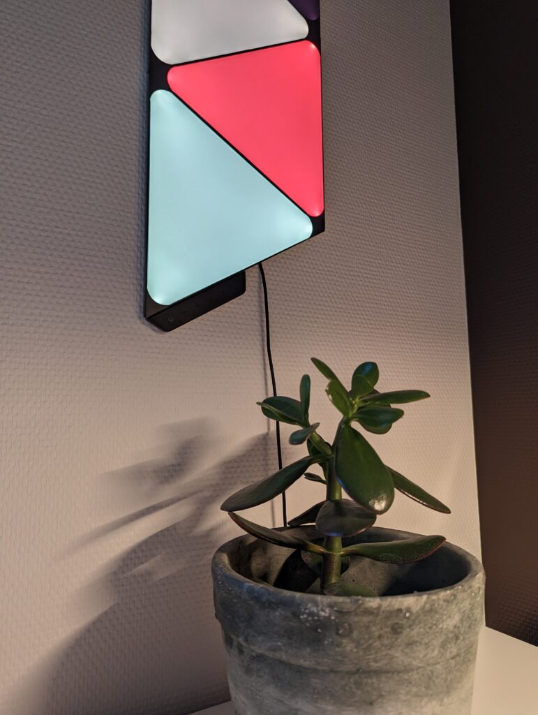 Anmeldelse: Nanoleaf Limited Edition Ultra Black Triangles Smarter Kit 11 PXL 20221124 092655134