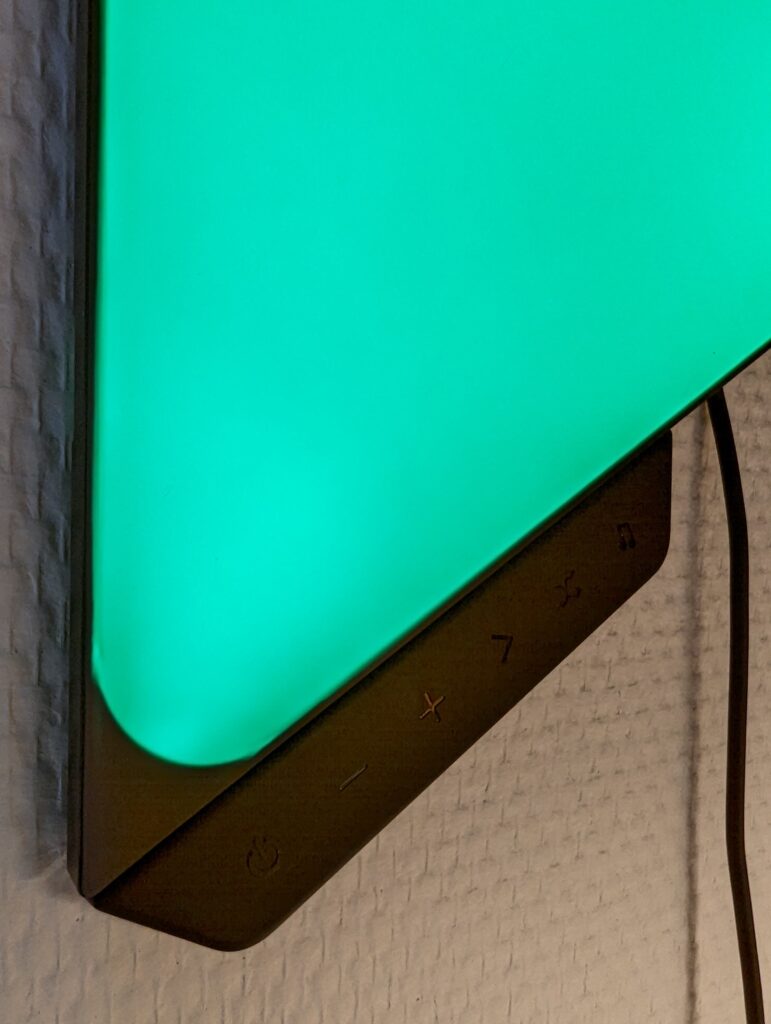 Anmeldelse: Nanoleaf Limited Edition Ultra Black Triangles Smarter Kit 5 PXL 20221124 092919322