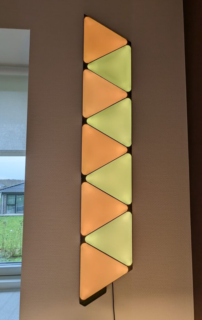 Anmeldelse: Nanoleaf Limited Edition Ultra Black Triangles Smarter Kit 10 PXL 20221124 093336098.MP
