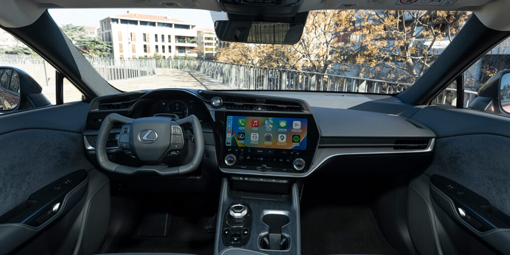 Nu er der dansk pris på Lexus RZ 450e 2 Lexus RX 450e