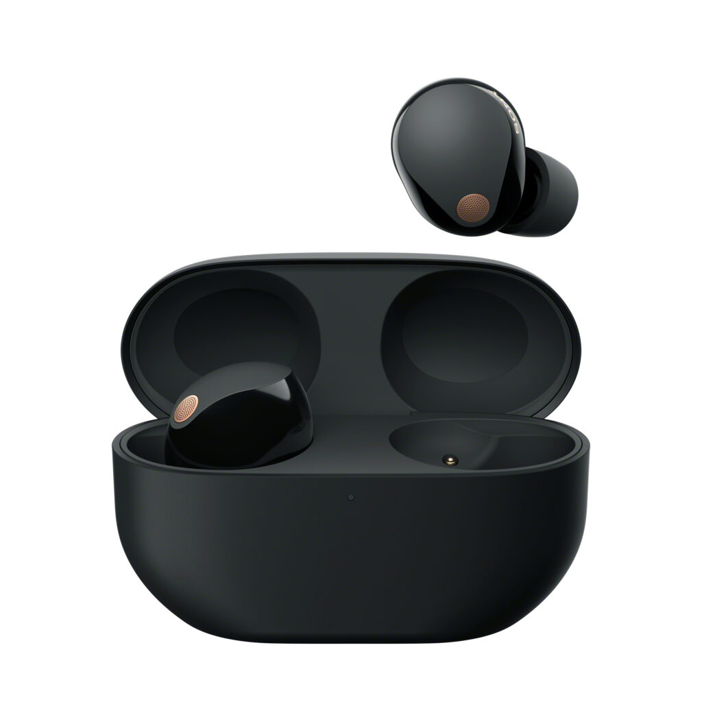 Sony klar med nye in-ear høretelefoner: WF-1000XM5 3 WF 1000XM5 B case open one side out Large