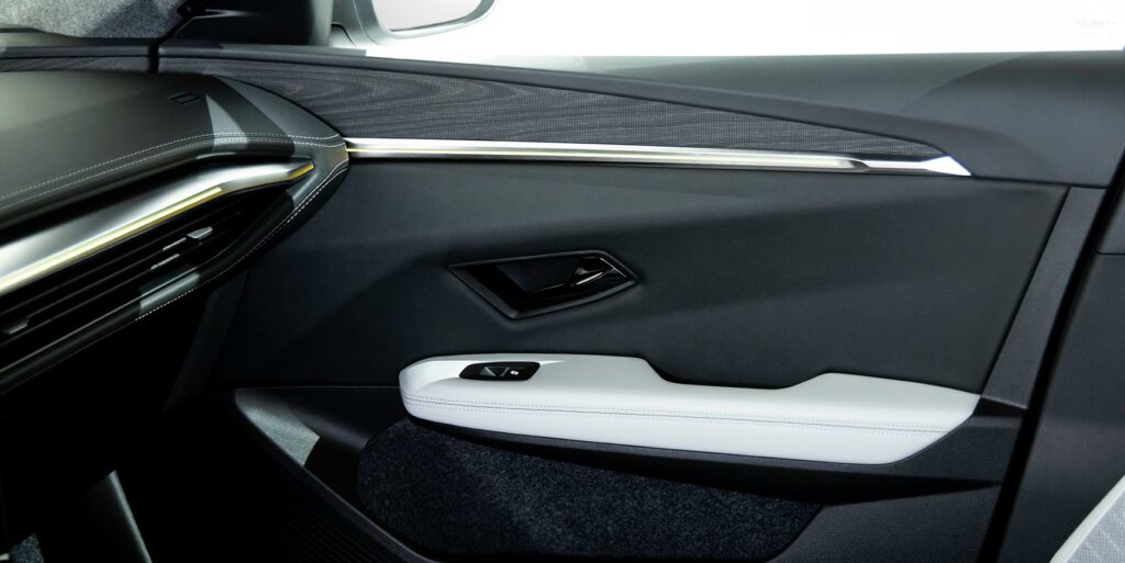 Renault Scenic E-Tech får stort batteri og digitalt panoramatag 11 2023 0904 scenic 014