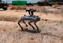 Se Kinas nye bevæbnede robothunde i aktion 2 bevæbnede robothunde