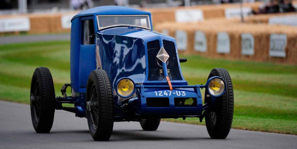 Når Batmobilen møder elektrisk kulfiber-raket 2 2025 0130 renault