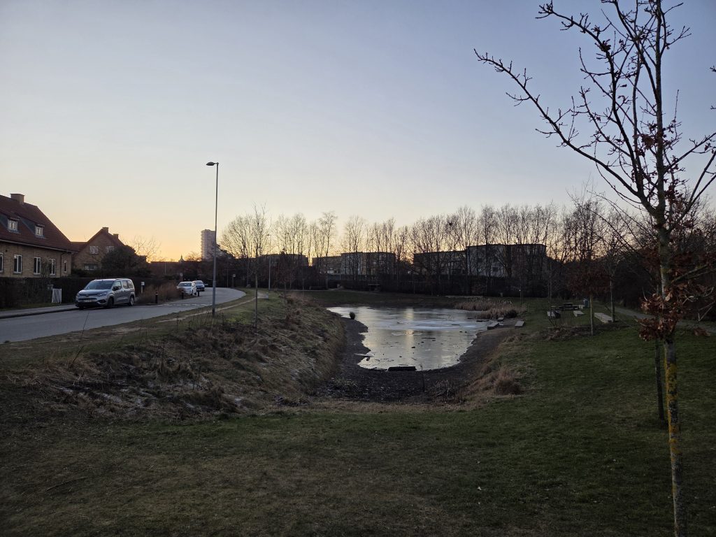 Anmeldelse: Samsung Galaxy S25 8 Galaxy S25 12MP