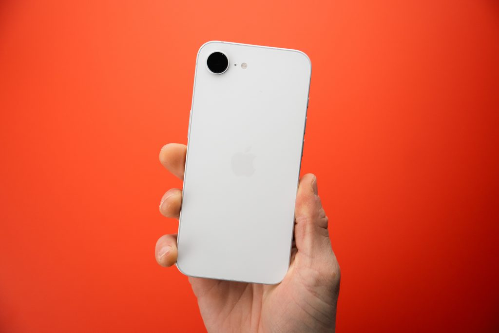 Anmeldelse: Apple iPhone 16e 2 DSC09505