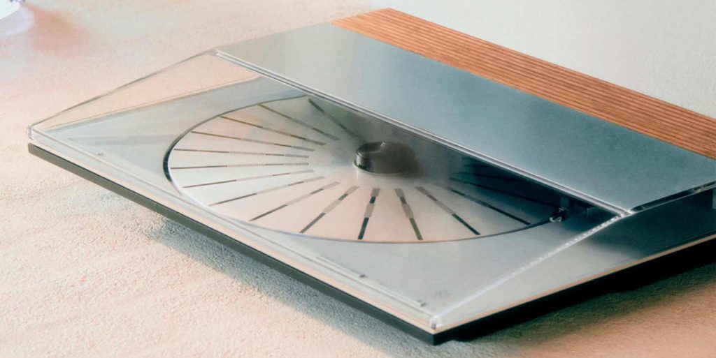 B&O genskaber 40 år gammel pladespiller 2 pladespiller