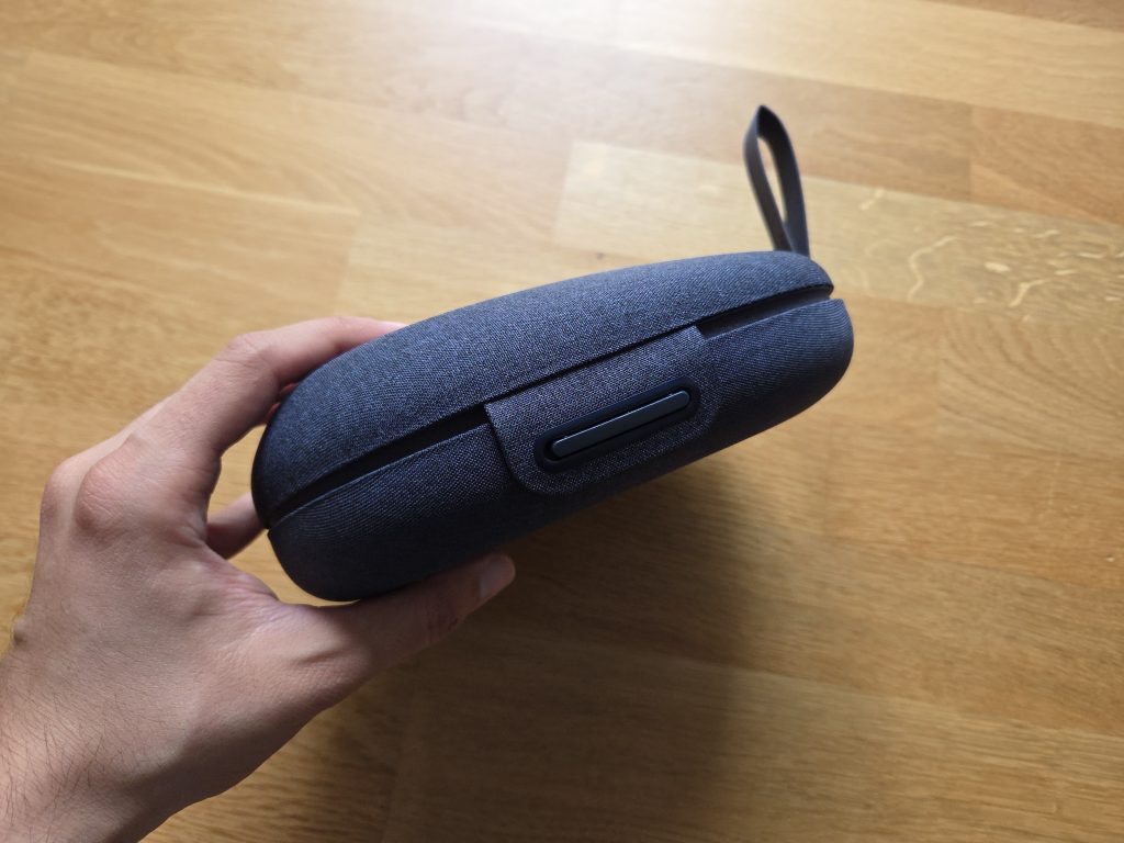 TEST: Sony WH-1000XM6 3 Sony WH 1000XM6 etui lukning
