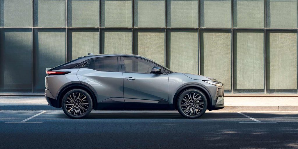 Toyota C-HR+: 609 kilometer, 343 heste – og dansk pris fra 299.990 kroner 2 C-HR+