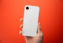 Billig iPhone 17e på vej? Her er rygterne 2 iPhone 17e kan ligne iPhone 16e - på bagsiden