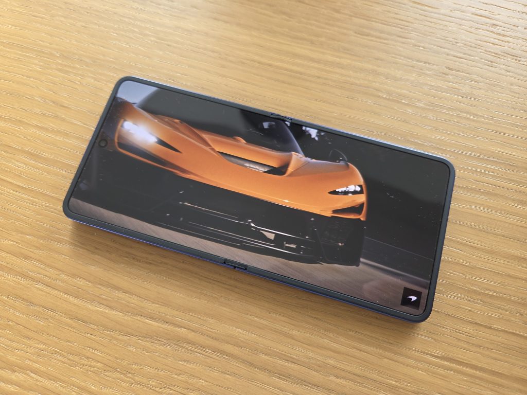 TEST: Samsung Galaxy Z Flip7 5 Samsung Galaxy Z Flip7 skaerm