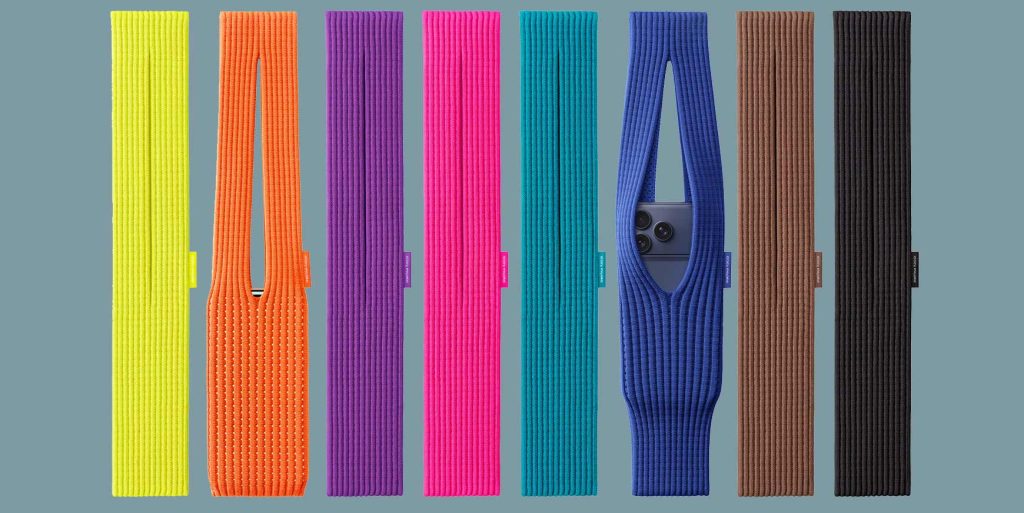 Apple genopliver iPod-sokken – men nu til din iPhone 2 2025 1111 sock2