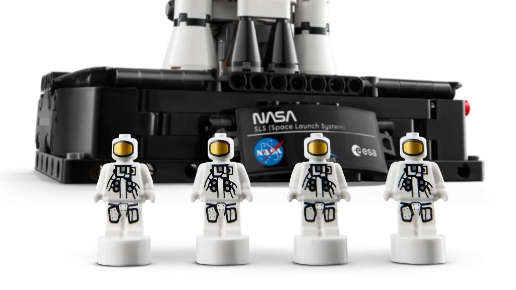 Lego sender Artemis-raketten til månen – og direkte ind i din stue 3 42221 WEB SEC07 NOBG en gb.png
