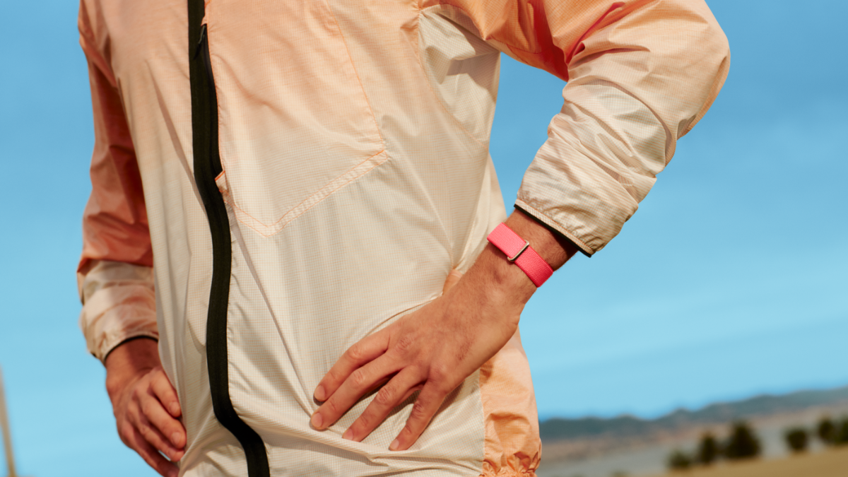 Google vil gøre fitness-trackere mere usynlige med nyt Fitbit Air 8 Fitbit Air